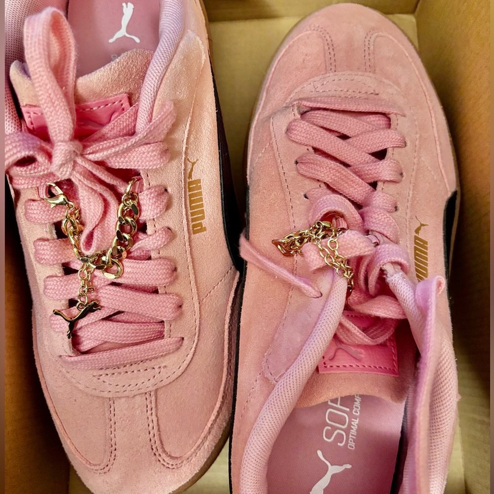 PUMA Women's Pink and Black Sneakers with Gold Accent - Picture 5 of 8